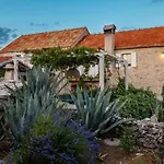 Sea View Villa With Tennis Court - Dvori Sv Jurja Villa *