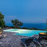 Villa Sea View Villa With Tennis Court - Dvori Sv Jurja *