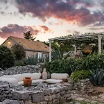 Sea View Villa With Tennis Court - Dvori Sv Jurja Villa Jelsa (Hvar)