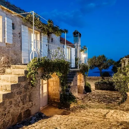 Sea View With Tennis Court - Dvori Sv Jurja Villa Jelsa (Hvar)