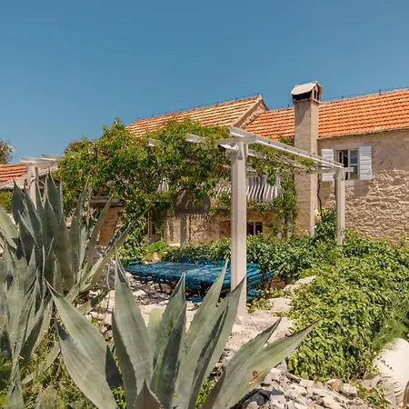 Sea View Villa With Tennis Court - Dvori Sv Jurja Villa *